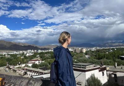 Traveler photo: Strolling the viewing path, making Potala Palace life's grandest backdrop. (August 2025)