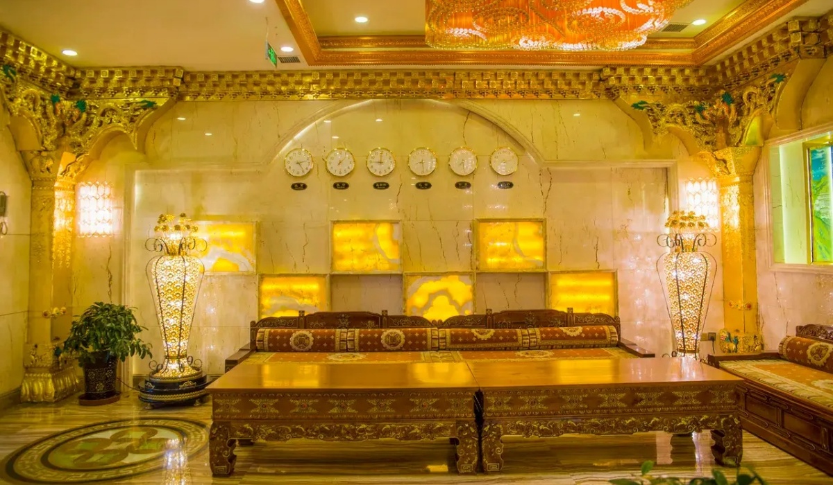 Sofa lounge area at Lhasa Shangbala Hotel