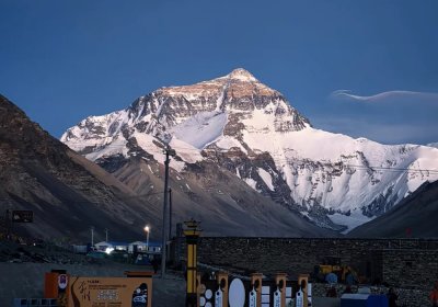 Traveler photo: Clear view of Mount Everest from Everest base camp, one of the 4 best viewpoints to admire the world's highest peak. (July 2026)	