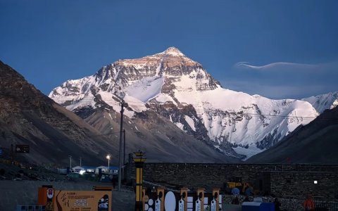 Traveler photo: Clear view of Mount Everest from Everest base camp, one of the 4 best viewpoints to admire the world's highest peak. (July 2026)	