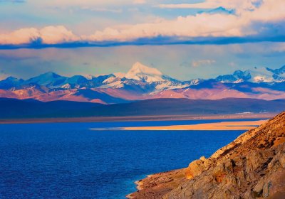Traveler photo: The stunning view of Yamdrok lake, one of the three holy lakes in Tibet and just 3 hours drive from Lhasa. (July 2026)	