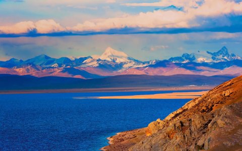 Traveler photo: The stunning view of Yamdrok lake, one of the three holy lakes in Tibet and just 3 hours drive from Lhasa. (July 2026)	
