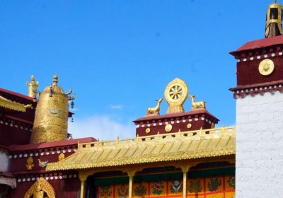 Traveler photo: Under the blue sky, Jokhang Temple's golden roof glitters—Lhasa's most dazzling sacred landmark. (June 2026)