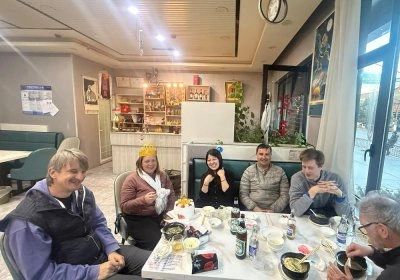 Traveler photo: Let's celebrate our friend's birthday together. (March 2025)