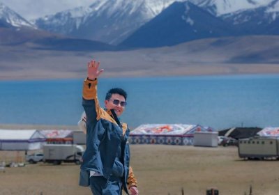 Traveler photo: May’s pleasant weather offers perfect views for visiting Tibet’s holy lakes. (May 2025)