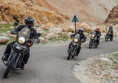 Traveler photo: Exploring Tibet by motorcycle is a fantastic way to experience its natural beauty. (May 2025)