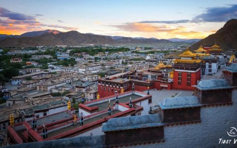 Traveler photo: A stunning bird’s-eye view of Shigatse city unfolds from the heights of Tashilhunpo Monastery.(May 2025)