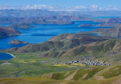 Traveler photo: The color of Yamdrok Lake’s blue waters shifts beautifully with the changing light. (May 2025)