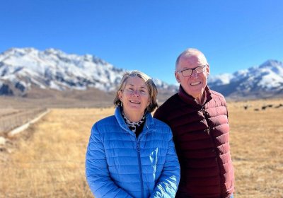 Traveler photo: At a snow mountain viewpoint in Shigatse, Tibet, guests create memories with endless peaks under a blue sky. (November 2025)