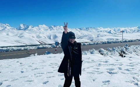 Traveler photo: You can encounter occasional snow at high mountain pass during an overland Tibet tour in October. (October 2025)	