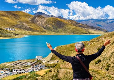 Traveler photo: Enjoying a breathtaking view of Yamdrok Lake from Kampala Pass. (October 2026)