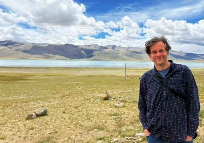 Traveler photo: Standing along the shore of Yamdrok Lake and enjoying the beautiful summer view. (September 2026)