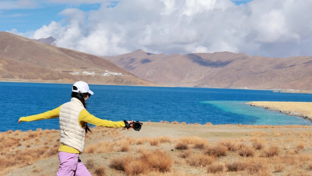 Yamdrok Lake