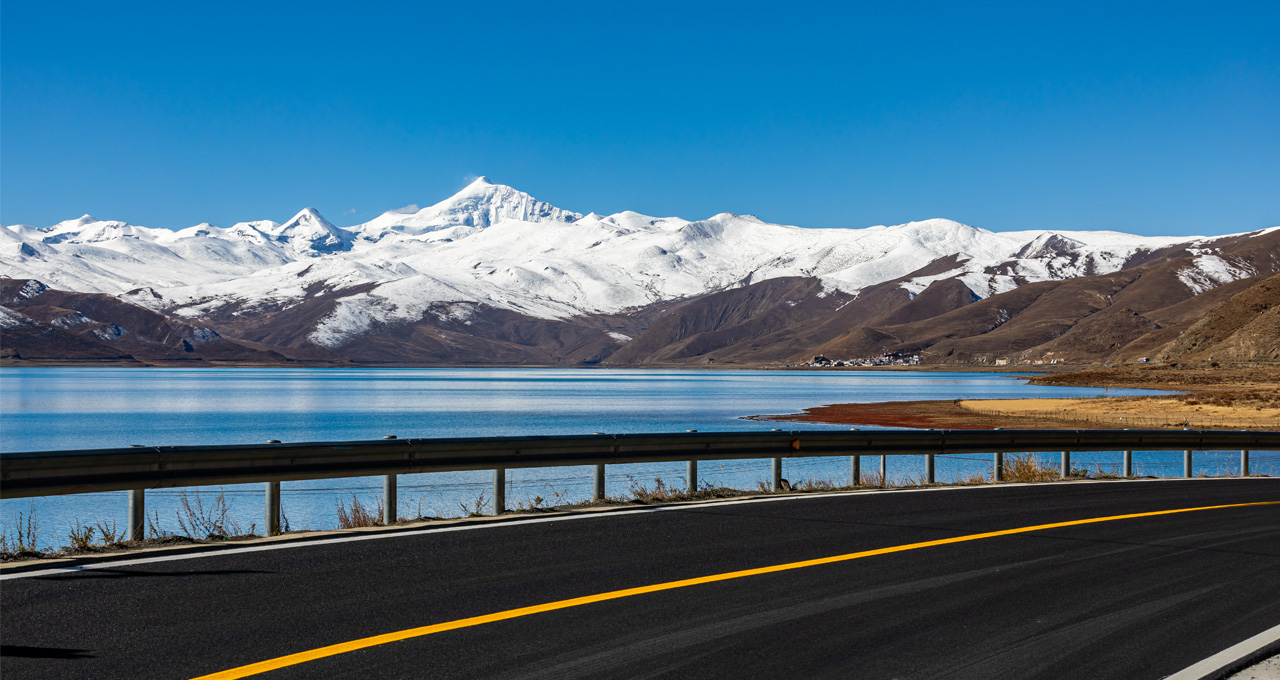 Yamdrok Lake Photography in Tibet