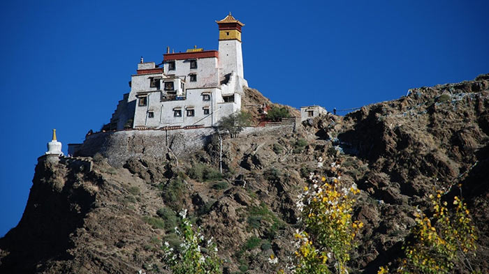  Yungbulakang Monastery 