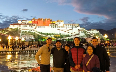 Potala Palace at Night: Insider Tips for Your Evening Visit in Lhasa 