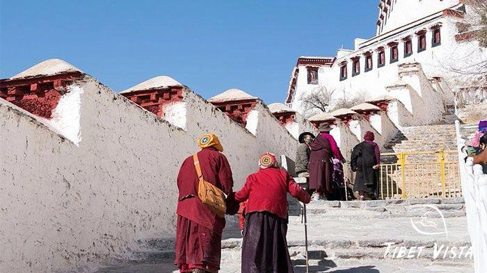 Climbing the Potala Palace in winter
