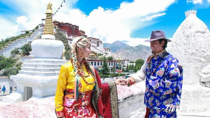 Our guests get dressed in traditional Tibetan costumes