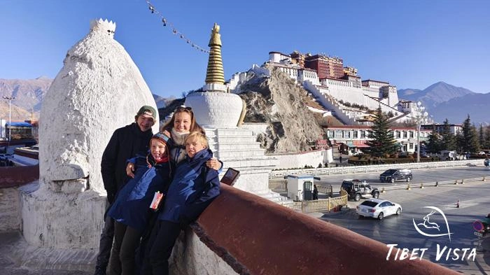 Visit Potala Palace with kids in winter