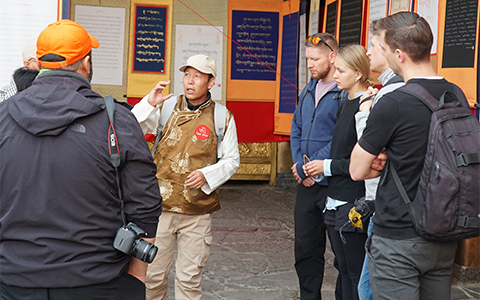 Meet Tibet Vista’s Golden Medal Tour Guide Pasang: 26 Years of Guiding, Culture & Adventure