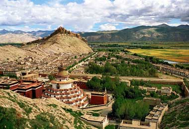 A bird's-eye view of  Palkhor  Monastery 