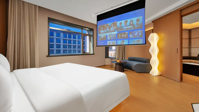 Guests room at Mulunlazong Hotel in Shigatse