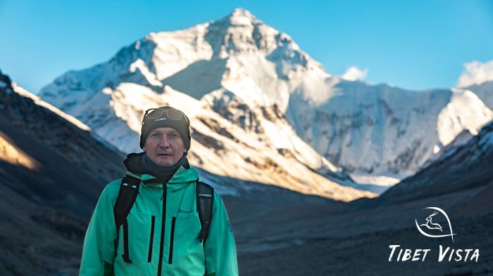 golden summit of Mt. Everest seen at Tibet EBC