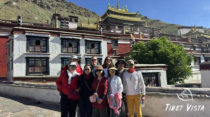 Visit Tashilunpo Monastery in Shigatse