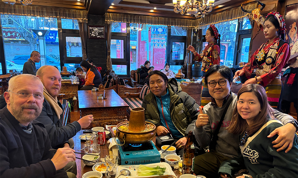 enjoy dinner in Shigatse