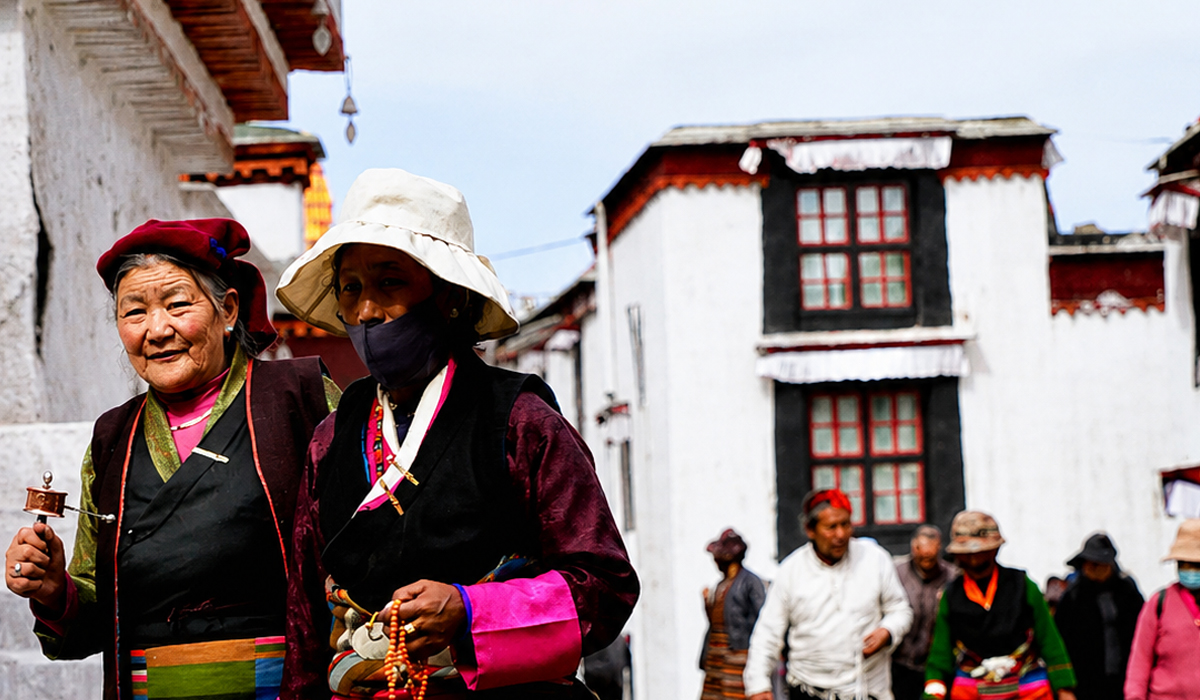 Tashilhunpo Monastery Pilgrims