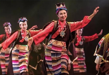 Enjoy Tibetan dancing and singing performances in Langma Hall