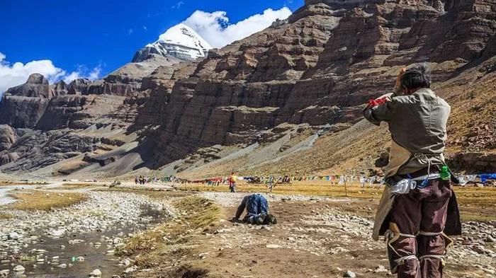 The local pilgrimage Tibetan in Mount Kailash