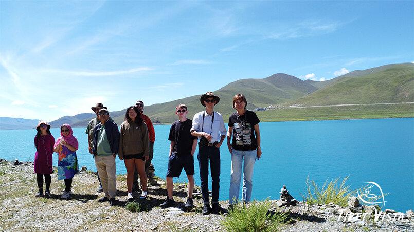 Blue water of Yamdrok lake