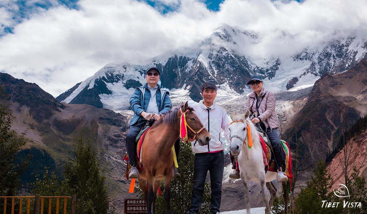 Our Guests at Laigu Glacier