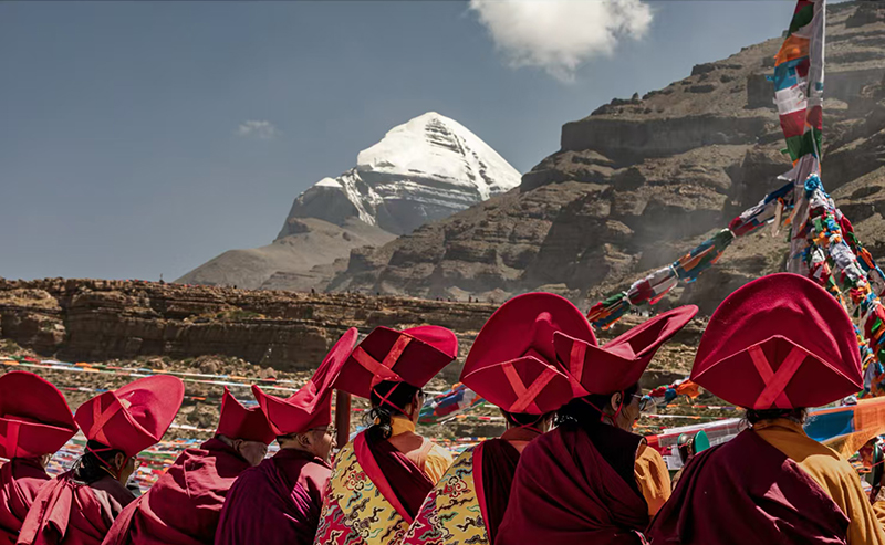 Rituals of the Saga Dawa Festival at the foot of Mount Kailash