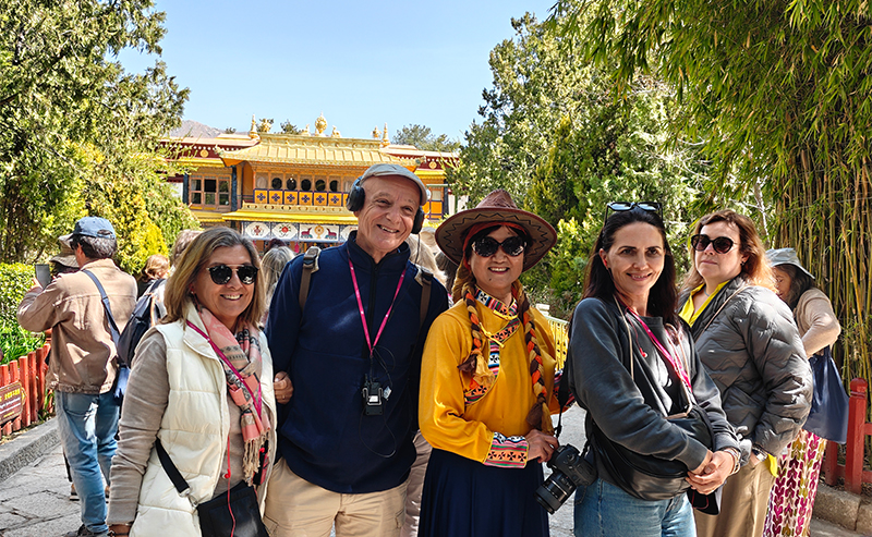 Norbulingka park during Saga Dawa festival