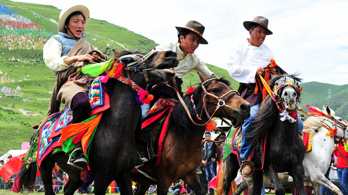 Annual Horse-racing Festival in Litang