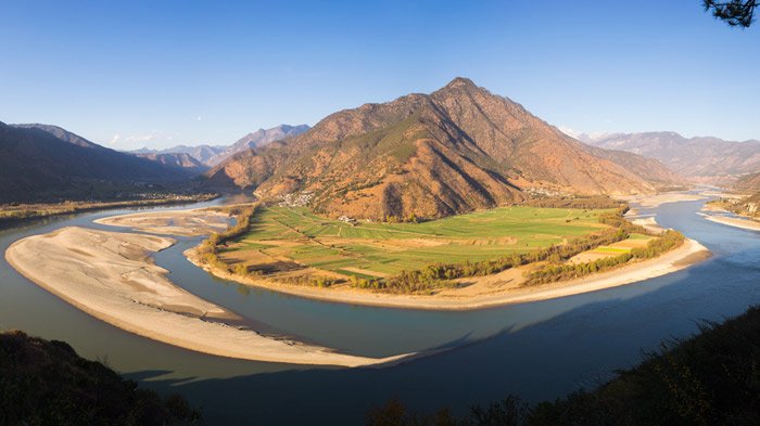 the First Bend of Yangtze River