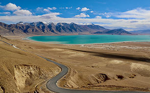 Beautiful Highway in Tibet