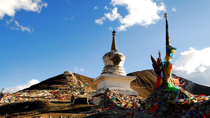 Zheduo Mountain Pass