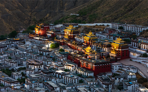 Tashilhunpo Monastery - Buddhist shrine in Tibet's Shigatse