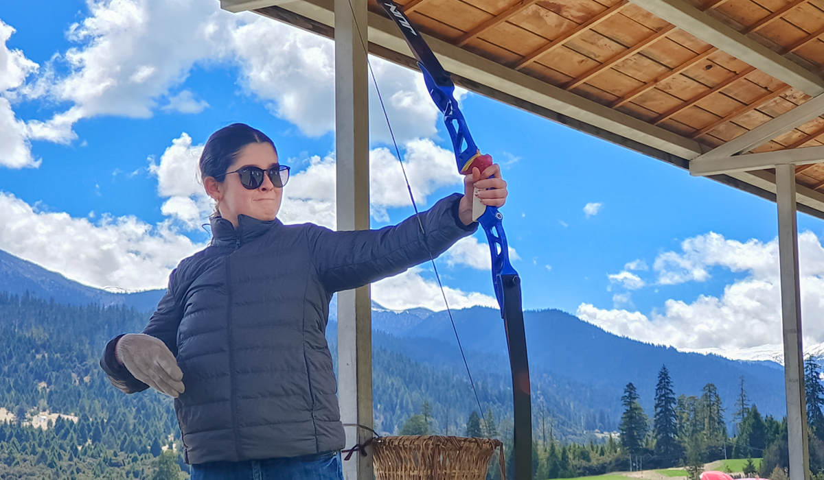 experience traditional tibetan archery in nyingchi in autumn
