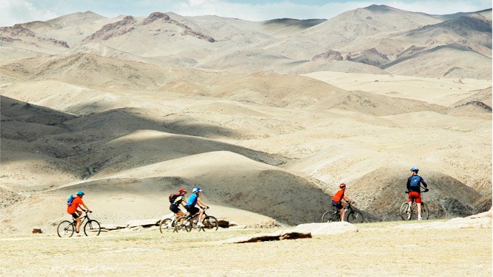 Enchanting Mountain views along Sichuan-Tibet Highway