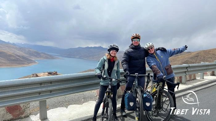 Lhasa to Yamdrok Lake cycling tour