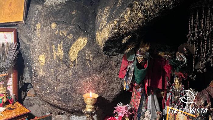 chim-puk hermitage meditation cave