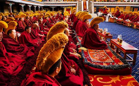 Tibetan Monk Hat: Types, Meanings, and Where to See Them in Tibet