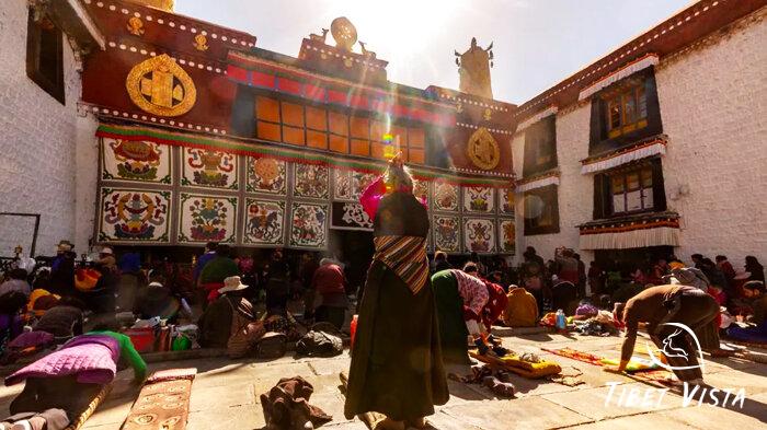 Tibetan pilgrims before the Jokhang Temple