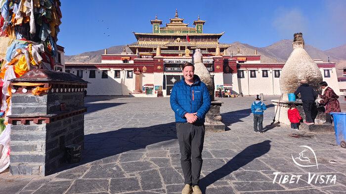 Our guests took photos before the Samye Monastery