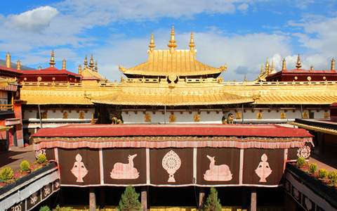 Features of Tibetan Architecture