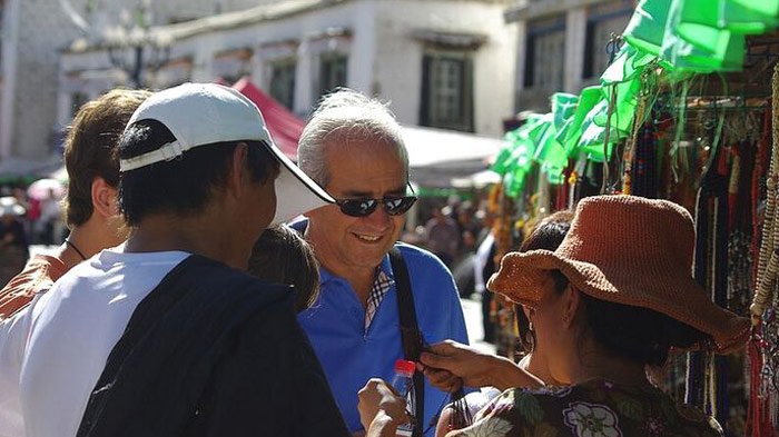 Buying Tibetan souvenirs in Barkhor Street